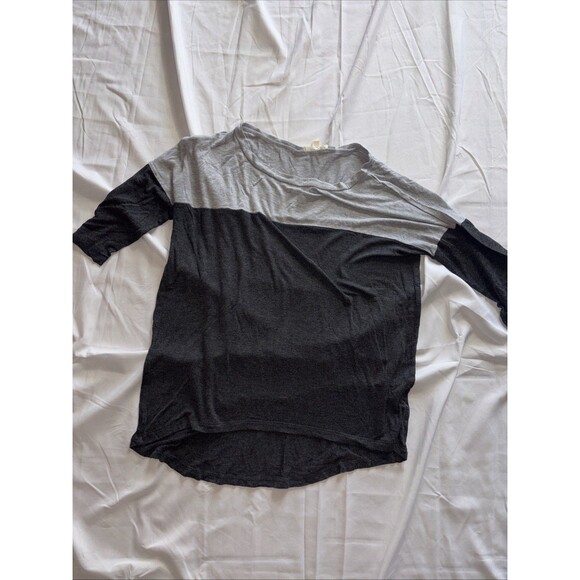 Zenana Outfitters Women’s Small Grey Black Half Sleeve Hi-low Hem T-shirt Top - Picture 2 of 14
